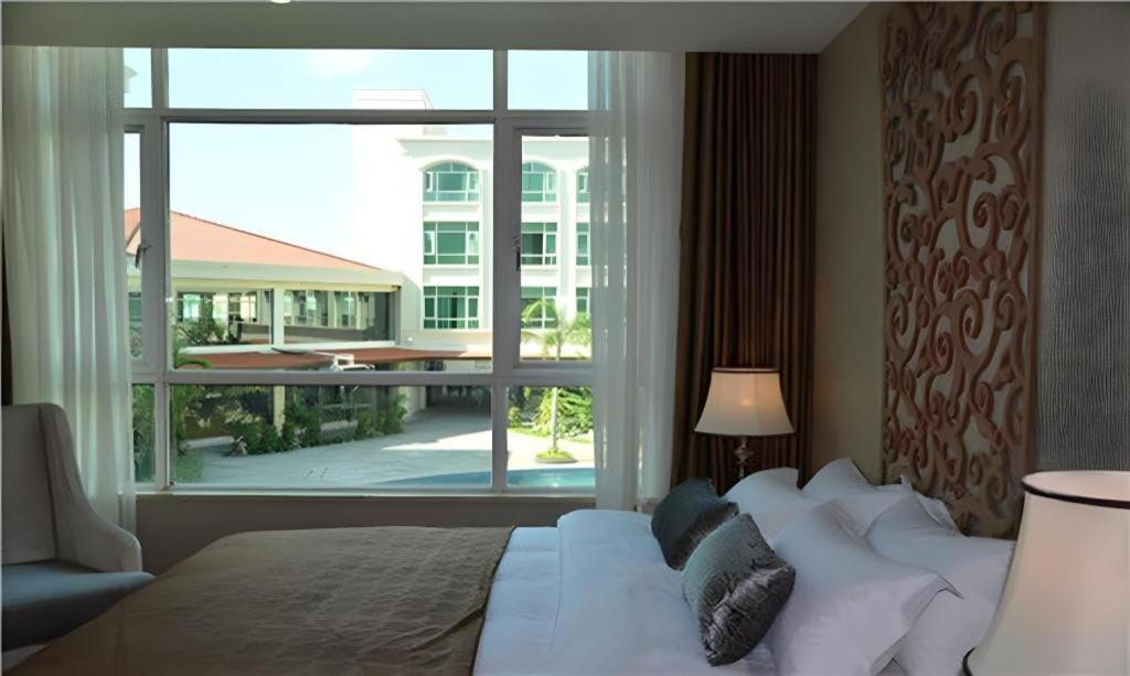 San Jiang Grand Hotel Vientiane Exterior foto