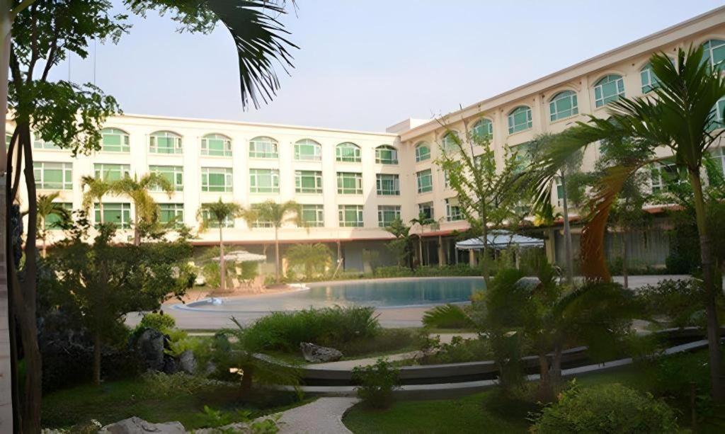 San Jiang Grand Hotel Vientiane Exterior foto